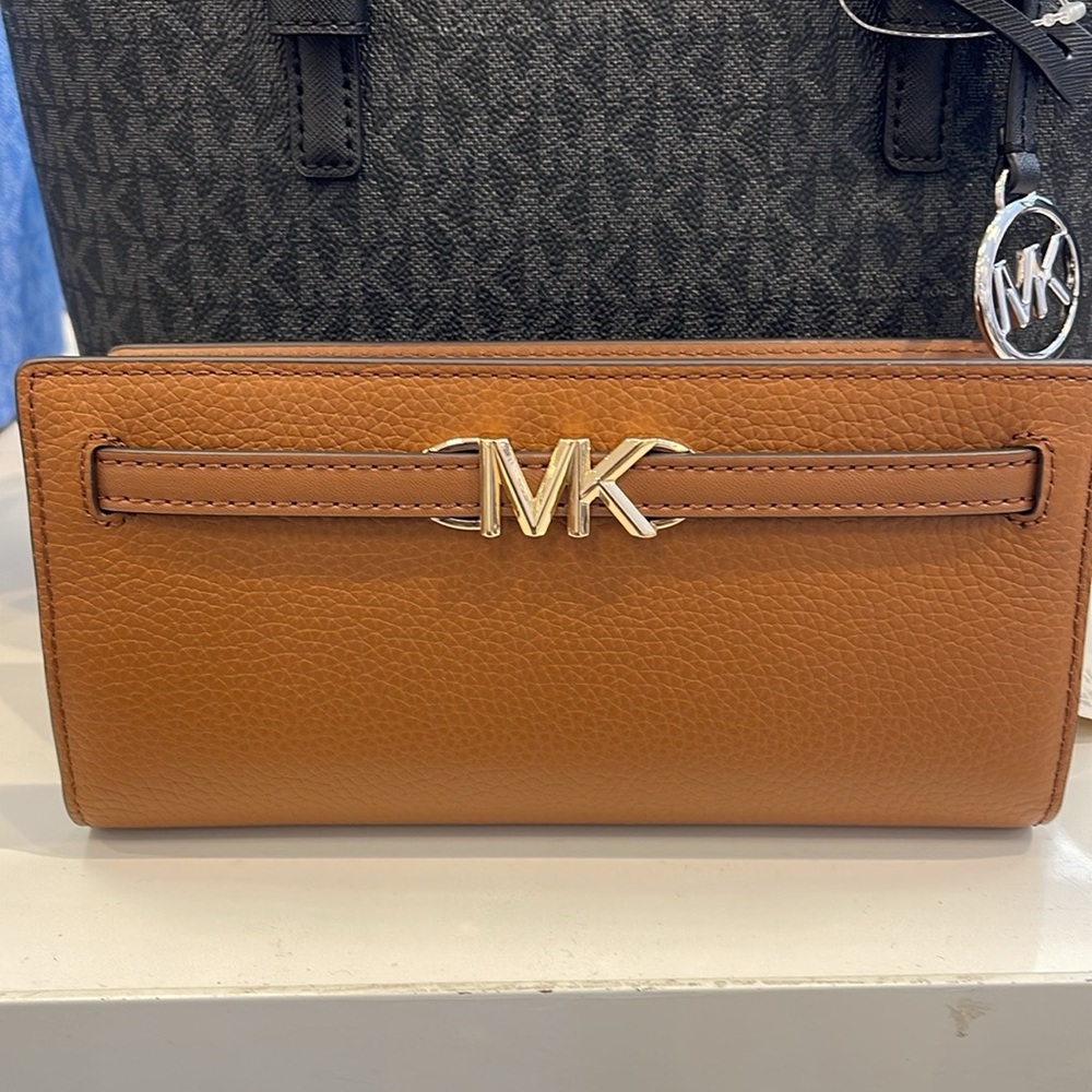 Michael Kors Reed Lg Bifold Pebbled Leather Snap Wallet Card Case 
Luggage 
NWT - Picture 2 of 16